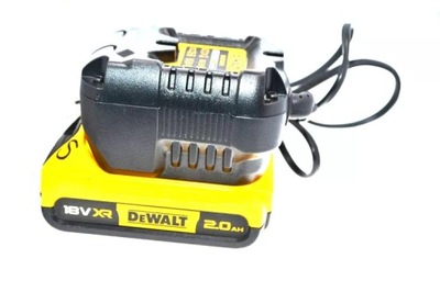 BATERIA WRAZ Z ŁADOWARKĄ DEWOLT 18V