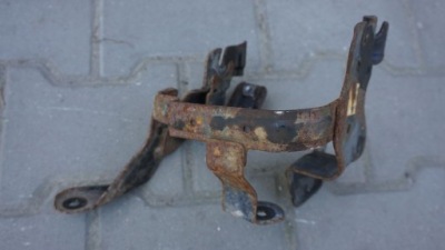 Volvo s60 v60 cc - кронштейн насоса підсилювача фото №1