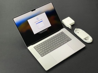 2021 MacBook Pro A2485 16" M1 PRO 32GB 1TB