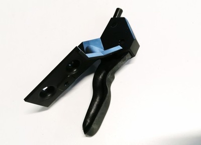 Opel corsa e 19r ручка відкривання капот 13186909 фото №1