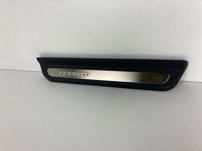 Kia sorento iii молдинг поріг права задня 85887-c5100 фото №1