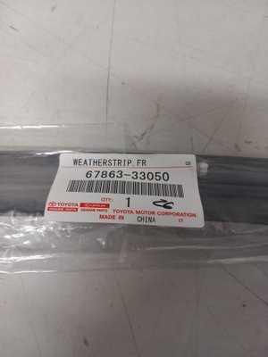 Прокладка дверь перед toyota camry lexus es350 67863-33050 фото №1