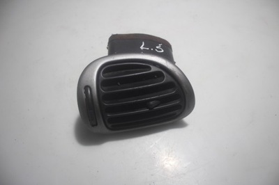 Решітка обдув середня ліва toyota yaris ii фото №1