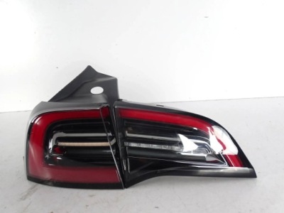 Лампа задний  левая tesla model 3 рестайлинг  y 1502086-00-d 1502088-00-b фото №1