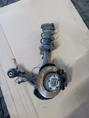 Mercedes w204 c klasa поворотный кулак перед левая передняя фото №1