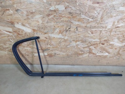 Hyundai i20 i молдинг уплотнитель правый задняя 5d фото №1