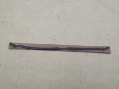 Avensis t25 прокладка резиновый элемент бампера капот перед фото №1