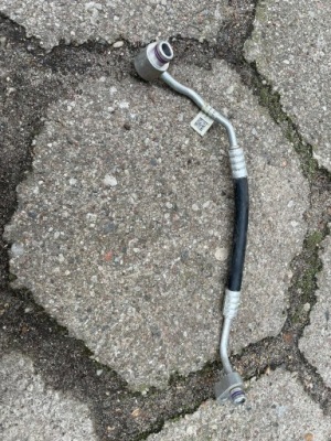 Шланг кондиціонера audi e-tron фото №1