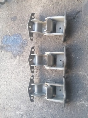 Петля двері задніх trafic vivaro фото №1