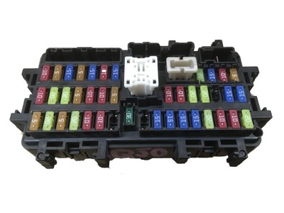 Коробка запобіжників infiniti q50 2.2 фото №1