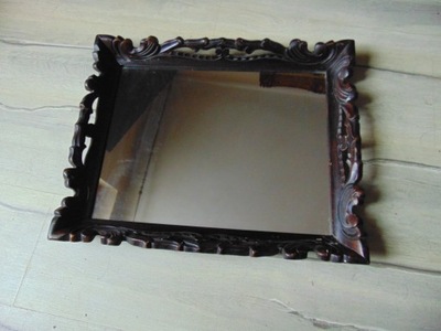 Przedwojenna drewniana rzeźbiona taca z lustrem