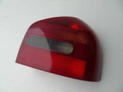 Лампа права задня audi a3 8l фото №1