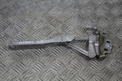 Петля капот лівий перед vw passat b6 3c0 фото №1