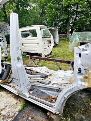 Порог блок двигателя правый ниша mercedes sprinter 907 фото №1