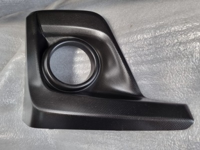 Subaru xv crosstrek правая решётка бампера фото №1