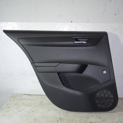 Skoda fabia 3 оббивка дверей лівий задній 6v6867023b фото №1