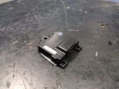 Tesla model s блок управления 1069651-00-d фото №1