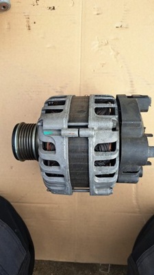 Генератор renault captur i 231008918r фото №1