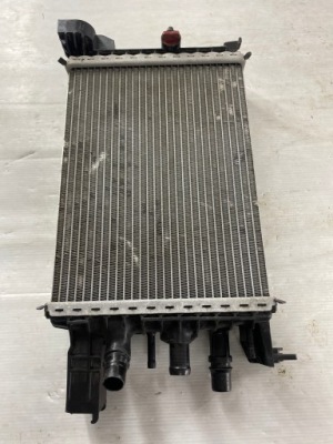 Dacia duster logan dokker інтеркулер 214106421r фото №1