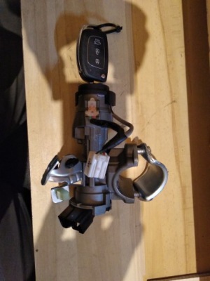 Hyundai i10 ii замок запалювання ключ 13- фото №1