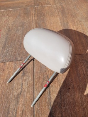 Jeep cherokee kj підголівник сидіння правий перед фото №1