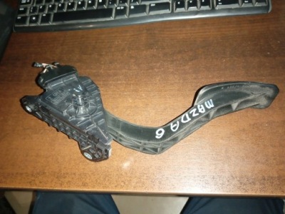 Потенциометр газа педаль mazda 6 198800-3420 фото №1