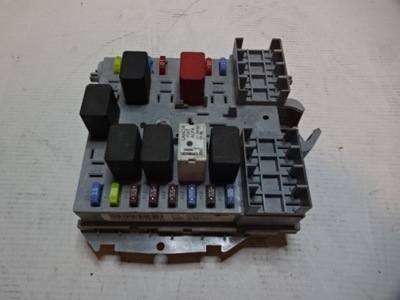 Коробка запобіжників alfa romeo 195 фото №1