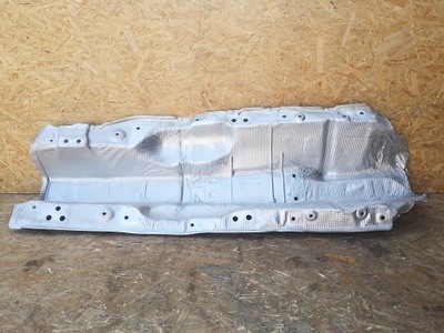 Audi q3 8u защита тепловая 5n0825661 фото №1