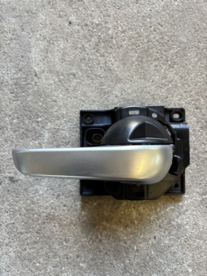 Fiat 500x cross рестайлинг  15r. ручка дверь правый перед внутренняя фото №1