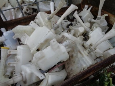 Nissan primera p12 бачок омывателя фото №1