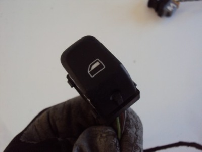 Панель стекло задняя audi a1 sportback 1.6 tdi фото №1