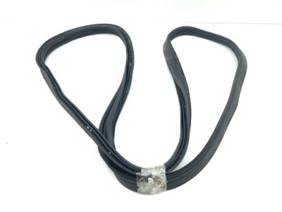 Alfa romeo giulia 2019 прокладка крышки багажника фото №1