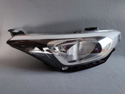 Hyundai i20 ii лампа передня права перед 92102-c8000 фото №1