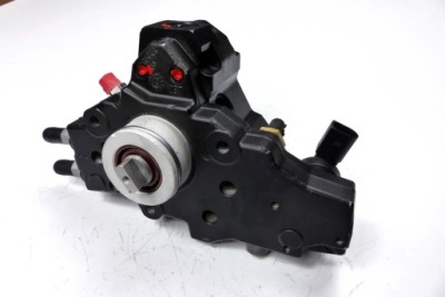 Насос впрыскная mercedes 2.2 2.7 3.2 0445010143 фото №1