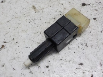 Suzuki liana датчик стоп фото №1