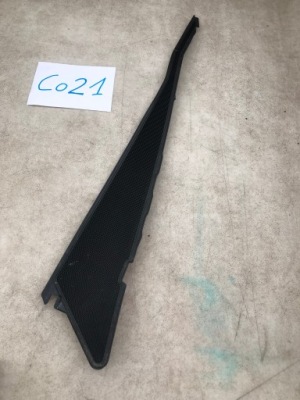 Защита заглушка правая porsche 911 991 99155321800 фото №1