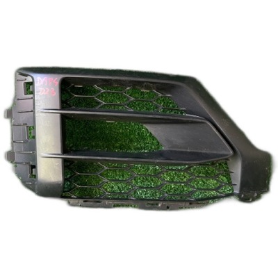 Audi q2 решітка бампера права 81a807682c фото №1