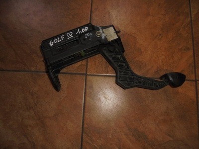 Golf iv 1.6b педаль зчеплення 1j1721321 фото №1