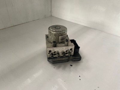 Nissan leaf i насос abs 47660 4nc0b фото №1