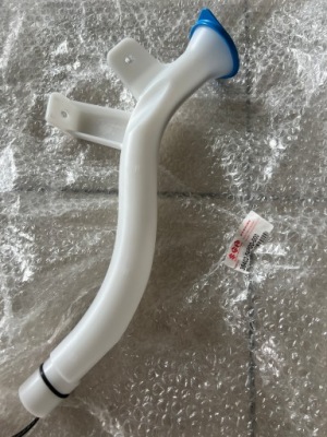 Suzuki vitara iii горловина заливної рідина омивача фото №1