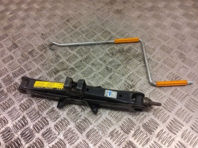 Lexus gs 300 350 430 450h 2005 домкрат автомобильный фото №1