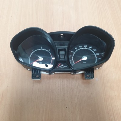 Счетчик приборная панель ford fiesta mk7 8a6t-10849-cp фото №1