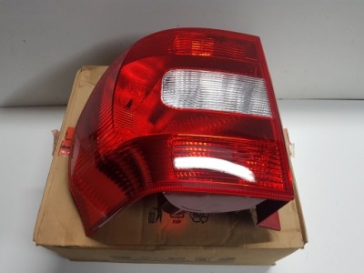 Лампа задняя правая nowa оригинал skoda yeti фото №1