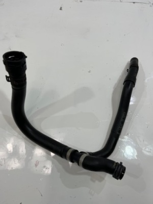 Трубы воды радиатор масла vw passat b8 1.6 tdi dcx фото №1