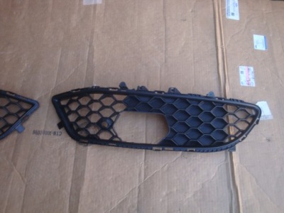 Alfa romeo giulia решітка бампера 156107969 фото №1