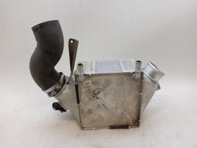 Mclaren 720s интеркулер правый water charge air кулер rh 14f0656cp фото №1