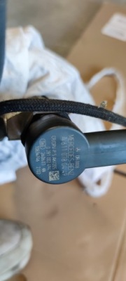 Mercedes регулятор давления топлива клапан a6110780449 фото №1