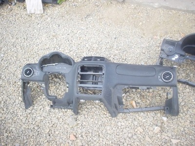 Alfa romeo 147 приборная панель приборная фото №1