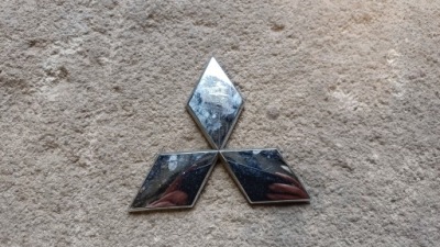 Mitsubishi colt 04-12 эмблема фото №1