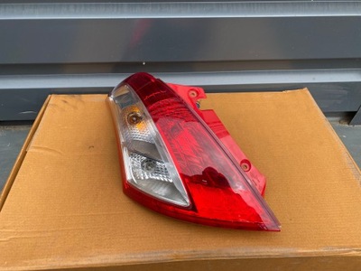 Suzuki swift mk7 5d лампа задня ліва фото №1